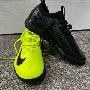 Nike Kids Neon Yellow & Black Turf Sneakers